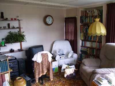 pye014.jpg - Sitting room.