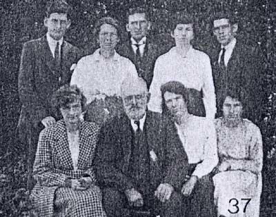 File0027-E.jpg - Members of William(8) and Hannah Gichard's family
