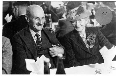 28-MILLER_Group.jpg - John Graham Miller & Elizabeth Anna Miller nee Gichard
in 1948 at Kenneth McIntyre Miller wedding in
Masterton