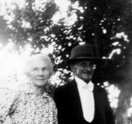 33-MILLER_Group.jpg - Elizabeth Miller nee Gichard and John Graham Miller at
Totara Street, Masterton in 1948
